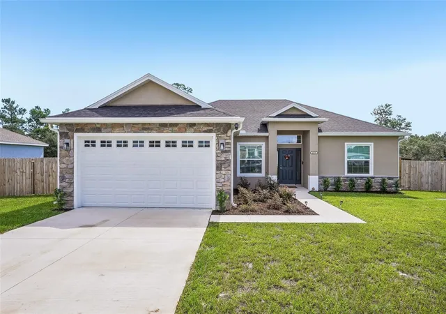 1st image of 40688 E 9th Ave, Umatilla, FL 32784 | MLS# G5116795