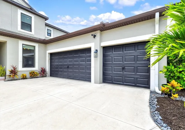 Photo 2 of Single family home for sale at 9297 Tequila Sunrise Dr, Sarasota, FL 34241 | MLS# A4703754 | Listing updated on 2026-09-06