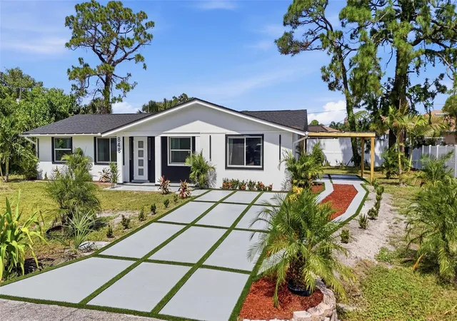 Photo 3 of Single family home for sale at 848 Olympia Rd, Venice, FL 34293 | MLS# TB8541408 | Listing updated on 2026-09-21