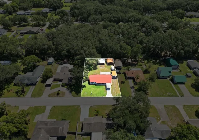 Photo 3 of Single family home for sale at 6312 Sweetwater Dr E, Lakeland, FL 33811 | MLS# O6435743 | Listing updated on 2026-10-20