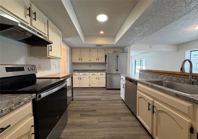 2nd image of 391 Harvard Rd, Venice, FL 34293 | MLS# O6435744