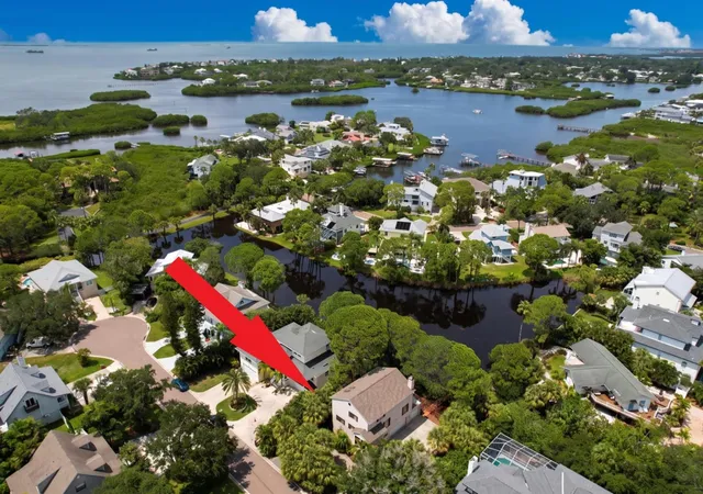 Photo 2 of Single family home for sale at 777 Claudia Ln, Palm Harbor, FL 34683 | MLS# TB8541409 | Listing updated on 2026-10-04