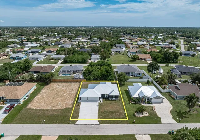 2nd image of 9417 Heartwellville Ave, Englewood, FL 34224 | MLS# C7529870