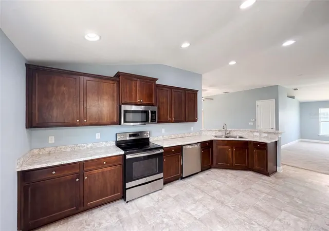 2nd image of 1229 Longville Cir, Tavares, FL 32778 | MLS# O6435759