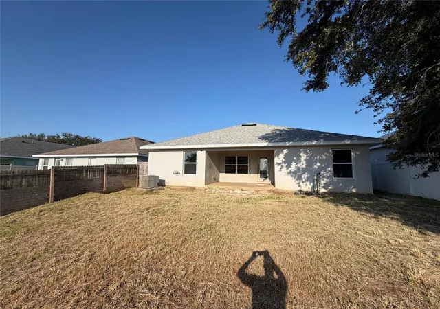 5th image of 1229 Longville Cir, Tavares, FL 32778 | MLS# O6435759