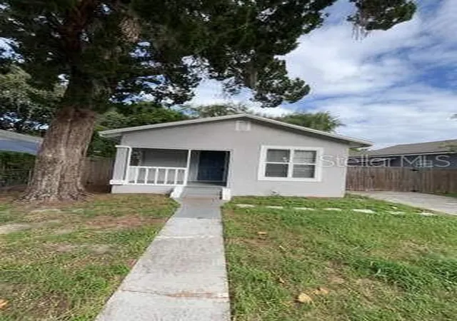 Photo 1 of Single family home for sale at 225 1st St, Winter Garden, FL 34787 | MLS# TB8541424 | Listing updated on 2026-09-02