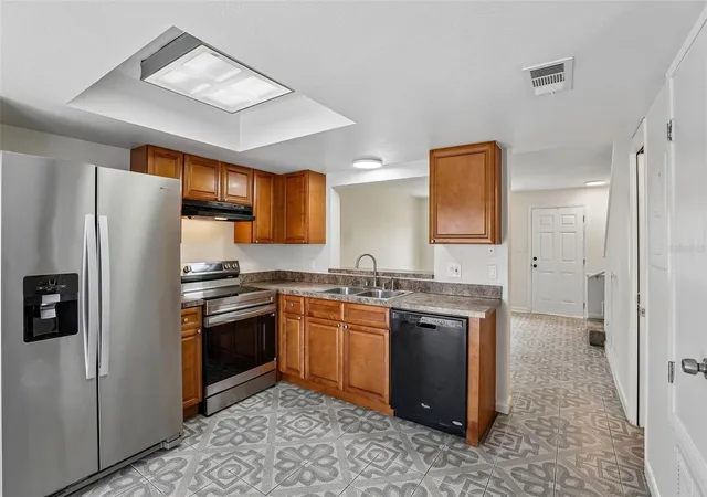 4th image of 12059 Tift Cir, Orlando, FL 32826 | MLS# O6435776