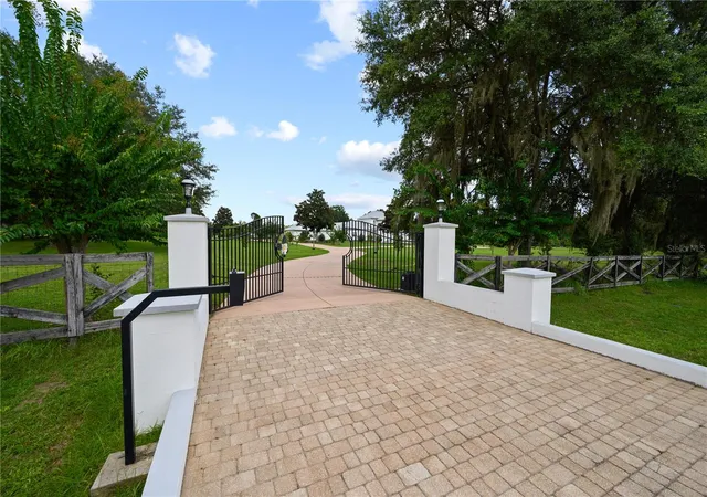 Photo 3 of Mansion for sale at 1515 Sw 112th St, Gainesville, FL 32607 | MLS# GC542934 | Listing updated on 2026-08-23