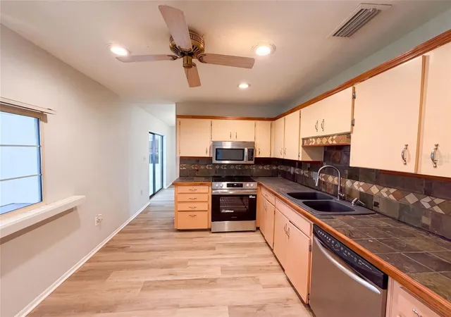 Photo 3 of Single family home for sale at 466 Leland Dr, Deltona, FL 32725 | MLS# O6435779 | Listing updated on 2026-10-09
