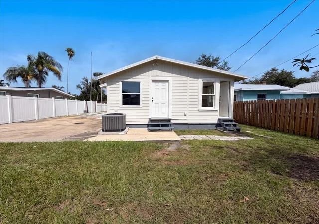 5th image of 1134 Pattison Ave, Sarasota, FL 34237 | MLS# O6435780