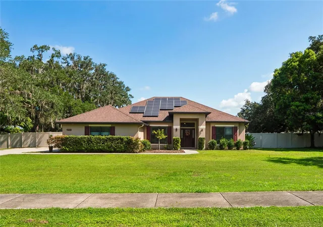 2nd image of 27725 Century Oaks Ct, Dade City, FL 33525 | MLS# TB8541431