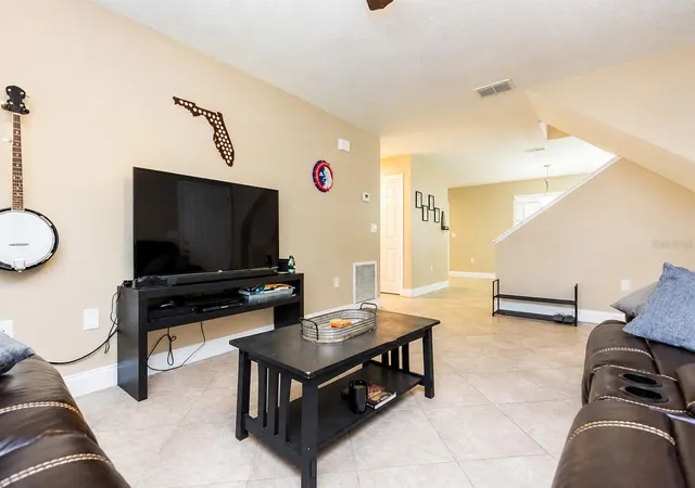 4th image of 7504 Gadsden Dr, Tampa, FL 33637 | MLS# TB8541433