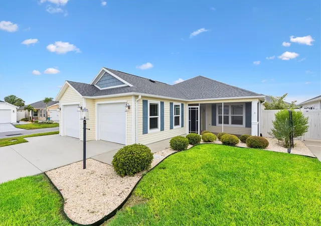 Single family home for sale at 5805 Camdyn Ct, THE VILLAGES, FL 32163 | MLS# G5116799