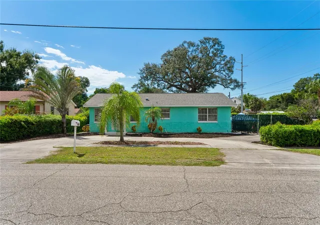 Photo 1 of Single family home for sale at 223 N Walton Ave, Tarpon Springs, FL 34689 | MLS# TB8541438 | Listing updated on 2026-10-03