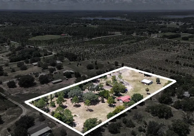 Photo 3 of Manufactured home for sale at 37647 Jenny Ln, Eustis, FL 32736 | MLS# G5116804 | Listing updated on 2026-10-24