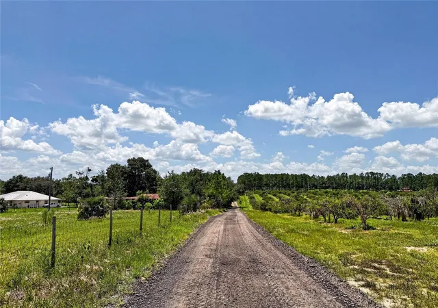 Photo 4 of Manufactured home for sale at 37647 Jenny Ln, Eustis, FL 32736 | MLS# G5116804 | Listing updated on 2026-10-24