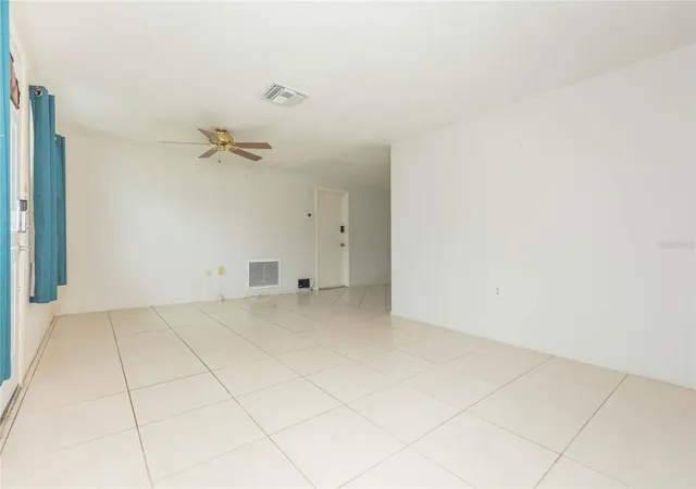 3rd image of 1447 Weyford Ln, Holiday, FL 34691 | MLS# TB8541448