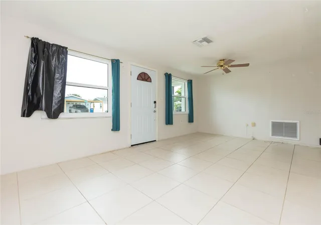 4th image of 1447 Weyford Ln, Holiday, FL 34691 | MLS# TB8541448