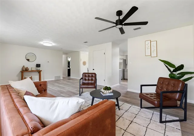 4th image of 1617 Se 14Th Ave, Gainesville, FL 32641 | MLS# GC542936