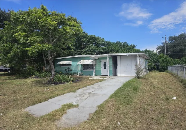 Photo 2 of Single family home for sale at 4200 Fairford Dr, New Port Richey, FL 34652 | MLS# TB8541460 | Listing updated on 2026-08-24