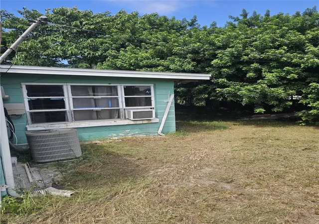 Photo 3 of Single family home for sale at 4200 Fairford Dr, New Port Richey, FL 34652 | MLS# TB8541460 | Listing updated on 2026-08-24