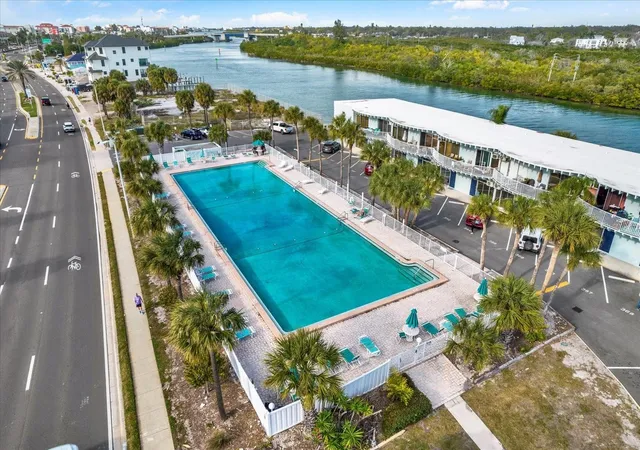 2nd image of 18399 Gulf Blvd, INDIAN SHORES, FL 33785