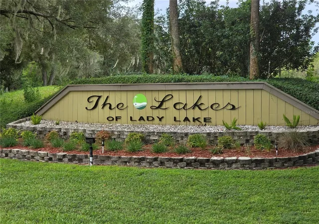 1st image of 517 Dowling Cir, Lady Lake, FL 32159 | MLS# G5116807