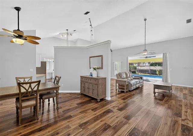 4th image of 35546 Cedar Ln, Leesburg, FL 34788 | MLS# O6435813