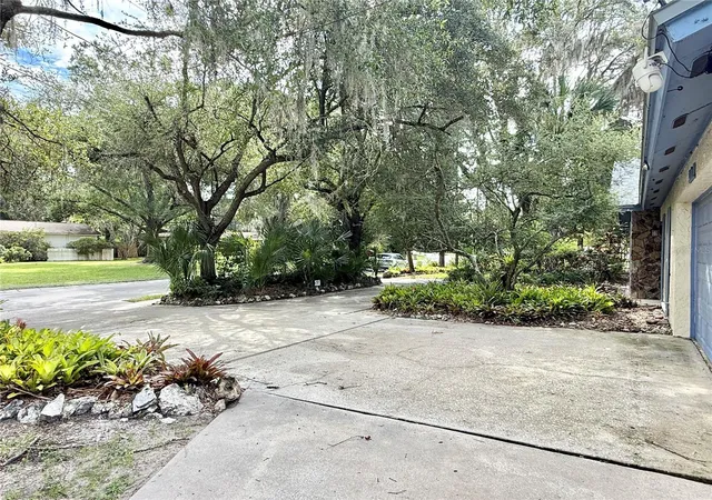2nd image of 901 W River Dr, Temple Terrace, FL 33617 | MLS# TB8541480