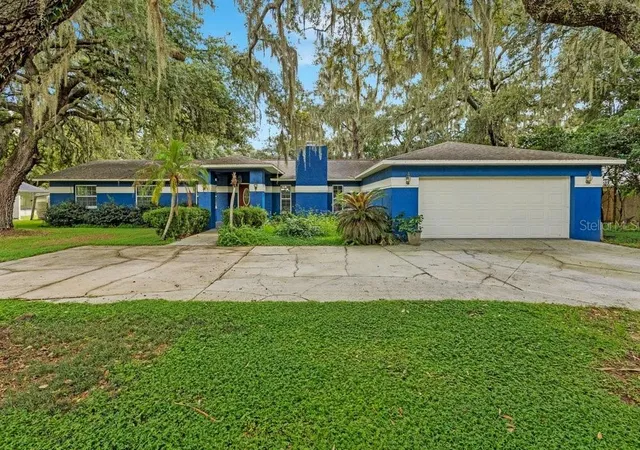 Single family home for sale at 1121 Old Polk City Rd, LAKELAND, FL 33809 | MLS# L4964495