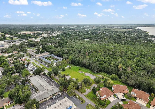 3rd image of W Oak Terrace Dr, Leesburg, FL 34748 | MLS# G5116812