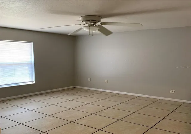 Photo 3 of House for sale at 1216 Fairway Dr, Lakeland, FL 33801 | MLS# L4964496 | Listing updated on 2026-10-22