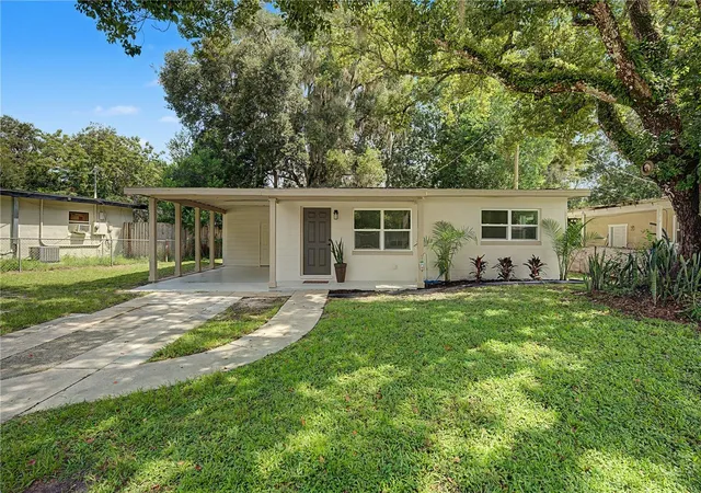 Photo 1 of Single family home for sale at 21385 Canal Dr, Brooksville, FL 34601 | MLS# TB8541498 | Listing updated on 2026-09-12