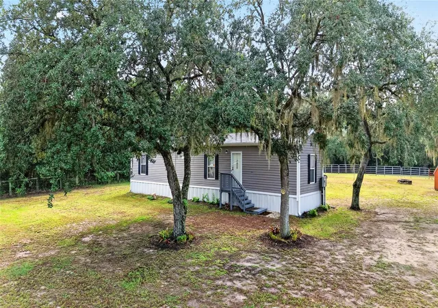 Photo 2 of Manufactured home for sale at 2958 Sw 168th Ave, Ocala, FL 34481 | MLS# OM730900 | Listing updated on 2026-09-06