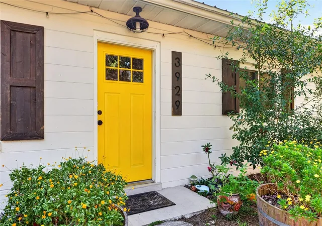 Photo 3 of Single family home for sale at 3929 Nw 20Th Ter, Gainesville, FL 32605 | MLS# GC542940 | Listing updated on 2026-10-09