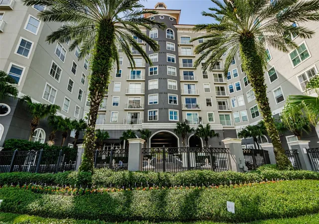 Photo 1 of Condo for sale at 700 S Harbour Is Blvd #404, Tampa, FL 33602 | MLS# TB8541510 | Listing updated on 2026-10-01