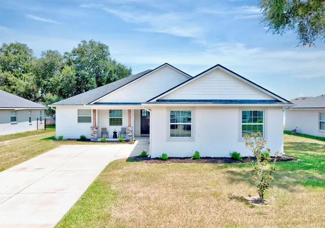 Photo 3 of Single family home for sale at 1415 Magnolia Ln, Auburndale, FL 33823 | MLS# L4964500 | Listing updated on 2026-09-30