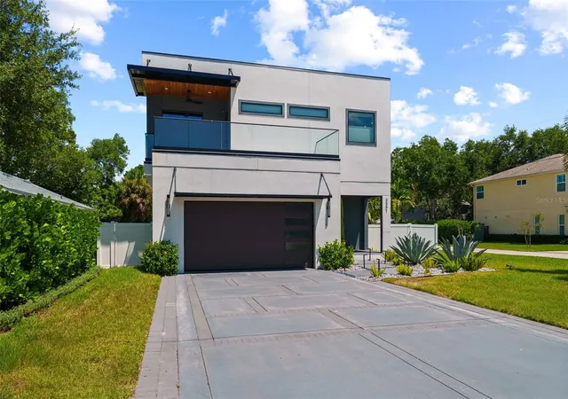 Photo 3 of Single family home for sale at 3301 W Paul Ave, Tampa, FL 33611 | MLS# TB8541516 | Listing updated on 2026-08-26