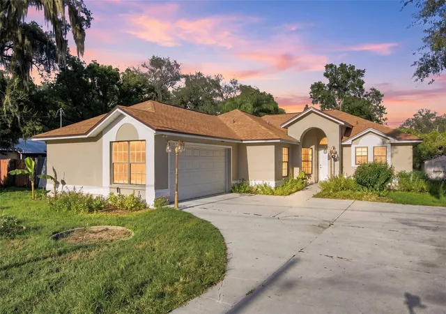 Photo 1 of Sale Pending at 207 Limona Rd, Brandon, FL 33510 | MLS# TB8541519 | Listing updated on 2026-09-01