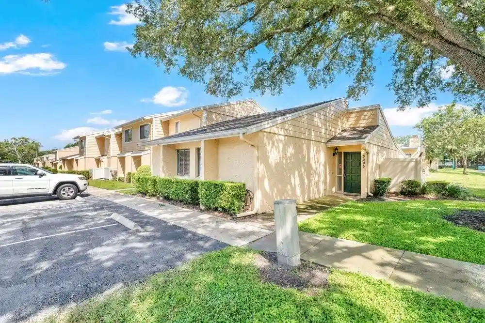Listing Photo 1 - Condo for sale in 5395 Emerald Isle Dr located at 5395 Emerald Isle Dr, ORLANDO, FL 32812 - Unit #1011