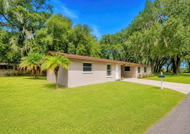 Photo 3 of House for sale at 4710 Fernery Ln, Lakeland, FL 33809 | MLS# L4964502 | Listing updated on 2026-10-26