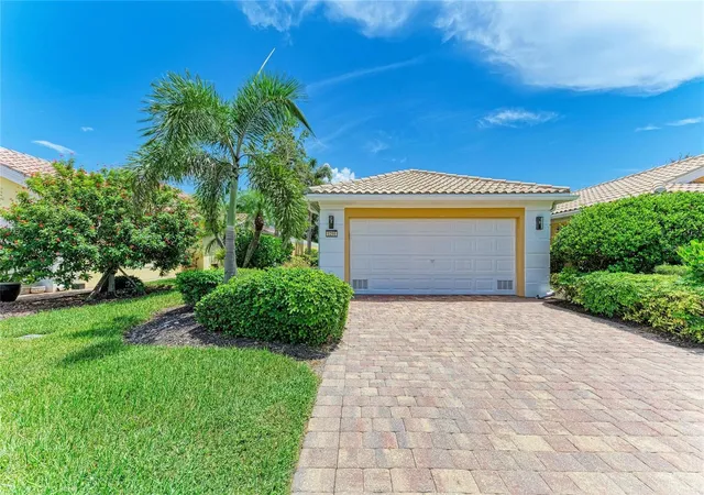 Photo 2 of Single family home for sale at 6256 Erice St, Venice, FL 34293 | MLS# N6145455 | Listing updated on 2026-09-01