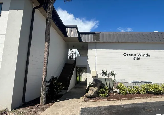 Photo 1 of Condo for sale at 2101 N Atlantic Ave #18, Daytona Beach, FL 32118 | MLS# R4911864 | Listing updated on 2026-10-06