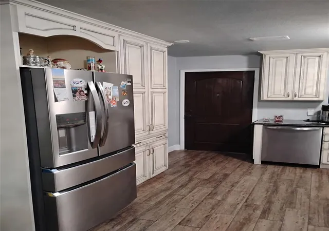 Photo 4 of Condo for sale at 2101 N Atlantic Ave #18, Daytona Beach, FL 32118 | MLS# R4911864 | Listing updated on 2026-10-06