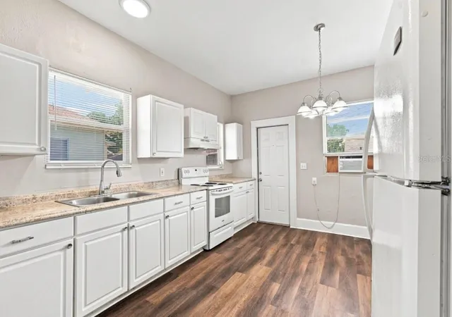 Photo 3 of Single family home for sale at 1140 10th Ave S, St Petersburg, FL 33705 | MLS# TB8541540 | Listing updated on 2026-09-21