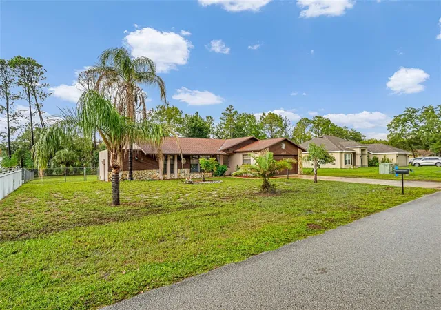 Photo 3 of Single family home for sale at 4703 Kirkland Ave, Spring Hill, FL 34606 | MLS# W7888837 | Listing updated on 2026-09-27