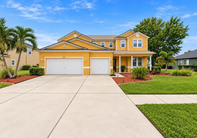 Photo 2 of Single family home for sale at 5321 Sandy Shell Dr, Apollo Beach, FL 33572 | MLS# TB8541554 | Listing updated on 2026-10-01