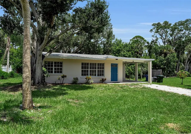 image of 516 Laurel Rd W, Nokomis, FL 34275 | MLS# A4703788