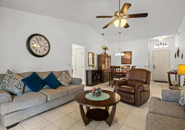 Photo 4 of Single family home for sale at 233 Kings Pond Ave, Winter Haven, FL 33880 | MLS# P4939684 | Listing updated on 2026-08-26