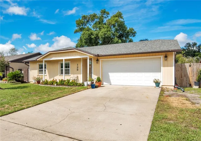Photo 2 of Single family home for sale at 129 Reel Ct, Sanford, FL 32773 | MLS# O6435880 | Listing updated on 2026-09-05